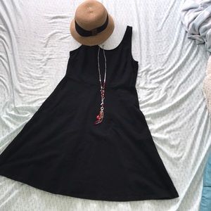 🖤 Beautiful Black Old Navy Midi Dress